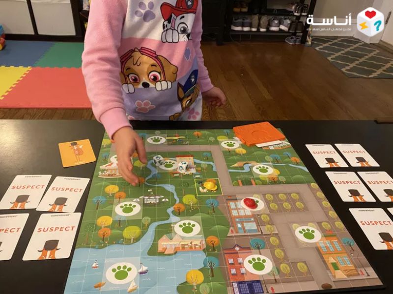 مراجعة لعبة Outfoxed!: دليلك الشامل لأفضل لعبة استنتاج تعاونية تحول الأطفال إلى محققين بارعين