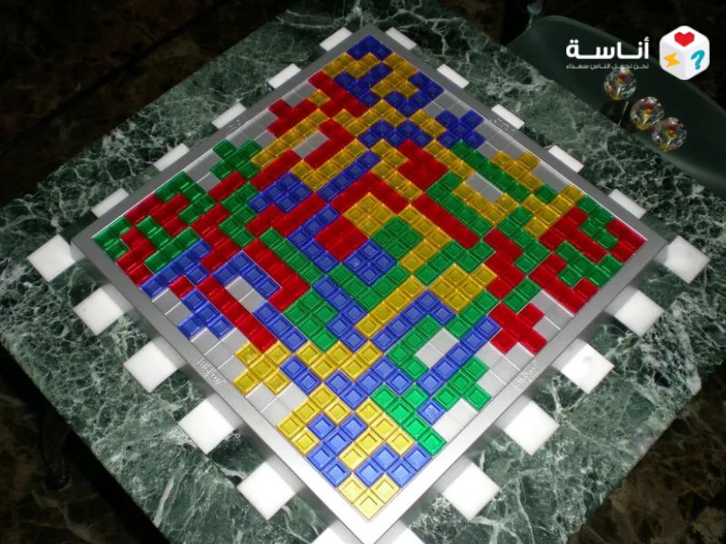 لعبة Blokus : معركة الزوايا وفن السيطرة على المساحات المفقودة