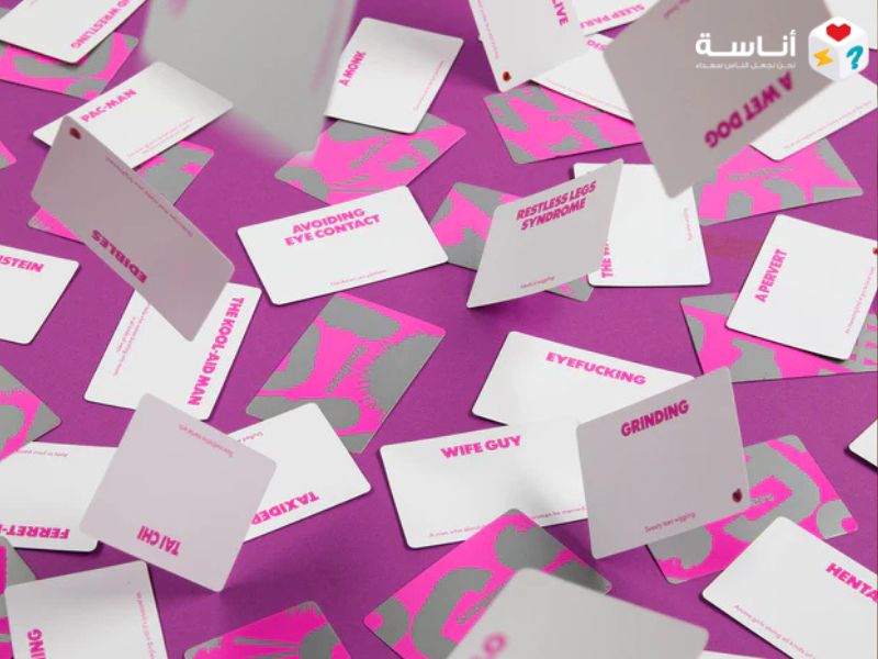 الدليل الشامل للعبة Monikers: لماذا يصفها النقاد بـ "ملك ألعاب الحفلات"؟