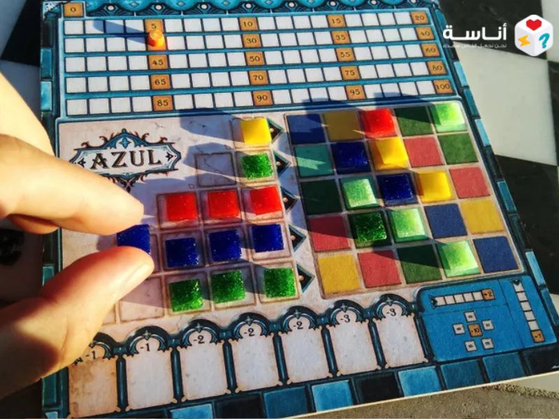 مراجعة لعبة Azul الشاملة: عبقرية التصميم وسحر الفسيفساء الأندلسية