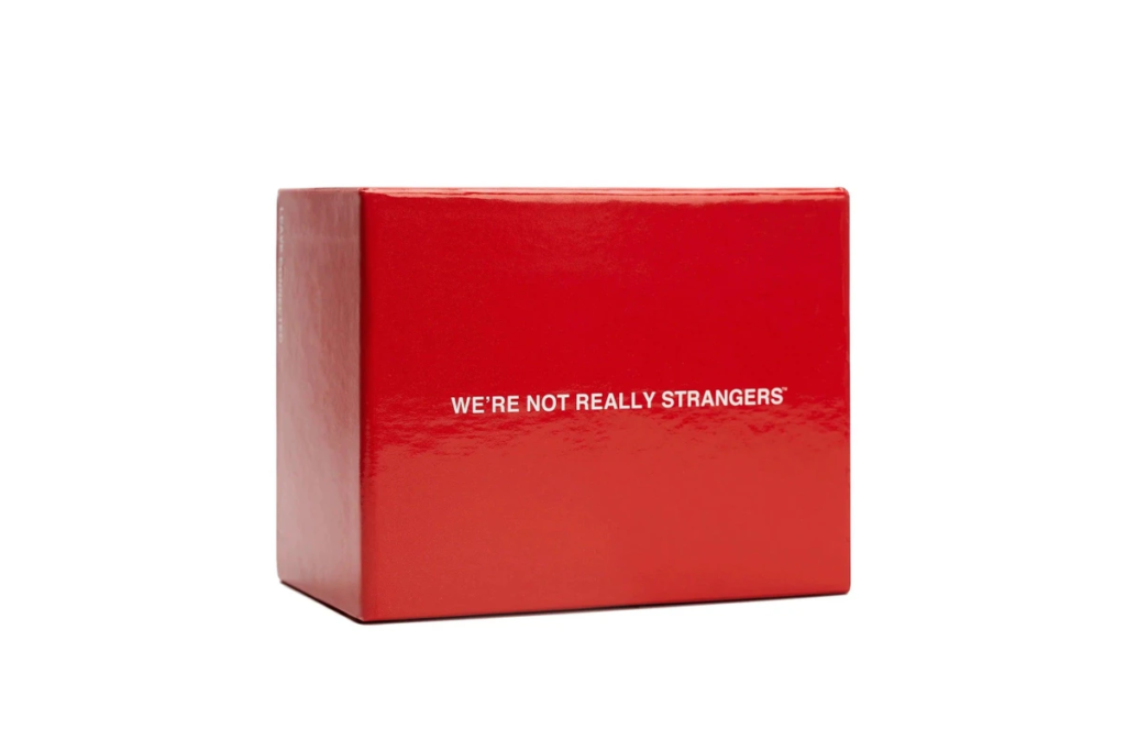 مراجعة لعبة We'reNotReallyStrangers – اكتشف عمق العلاقات بلحظات صادقة وممتعة