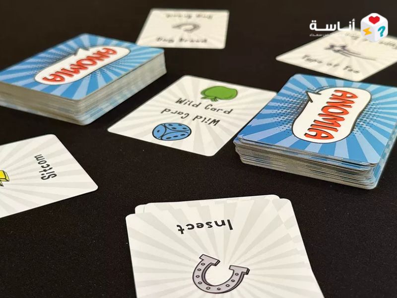 لعبة Anomia: صراع الكلمات المفقودة واختبار لسرعة البديهة تحت ضغط الانفجار الذهني