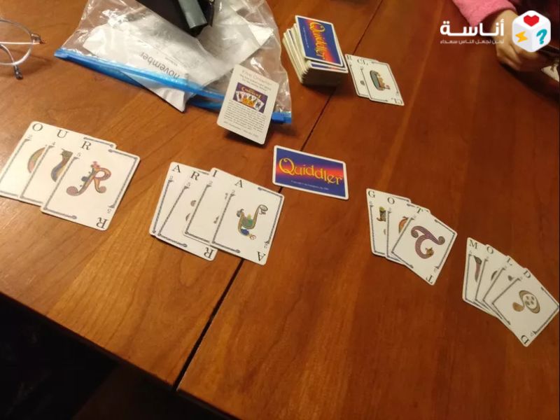 مراجعة لعبة Quiddler: عندما تصبح الحروف معركة ذكاء.. هل يمكنك بناء الكلمة الرابحة؟